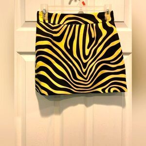 Murci Mini Skirt, Women's sz 2, black & yellow.  NWT.